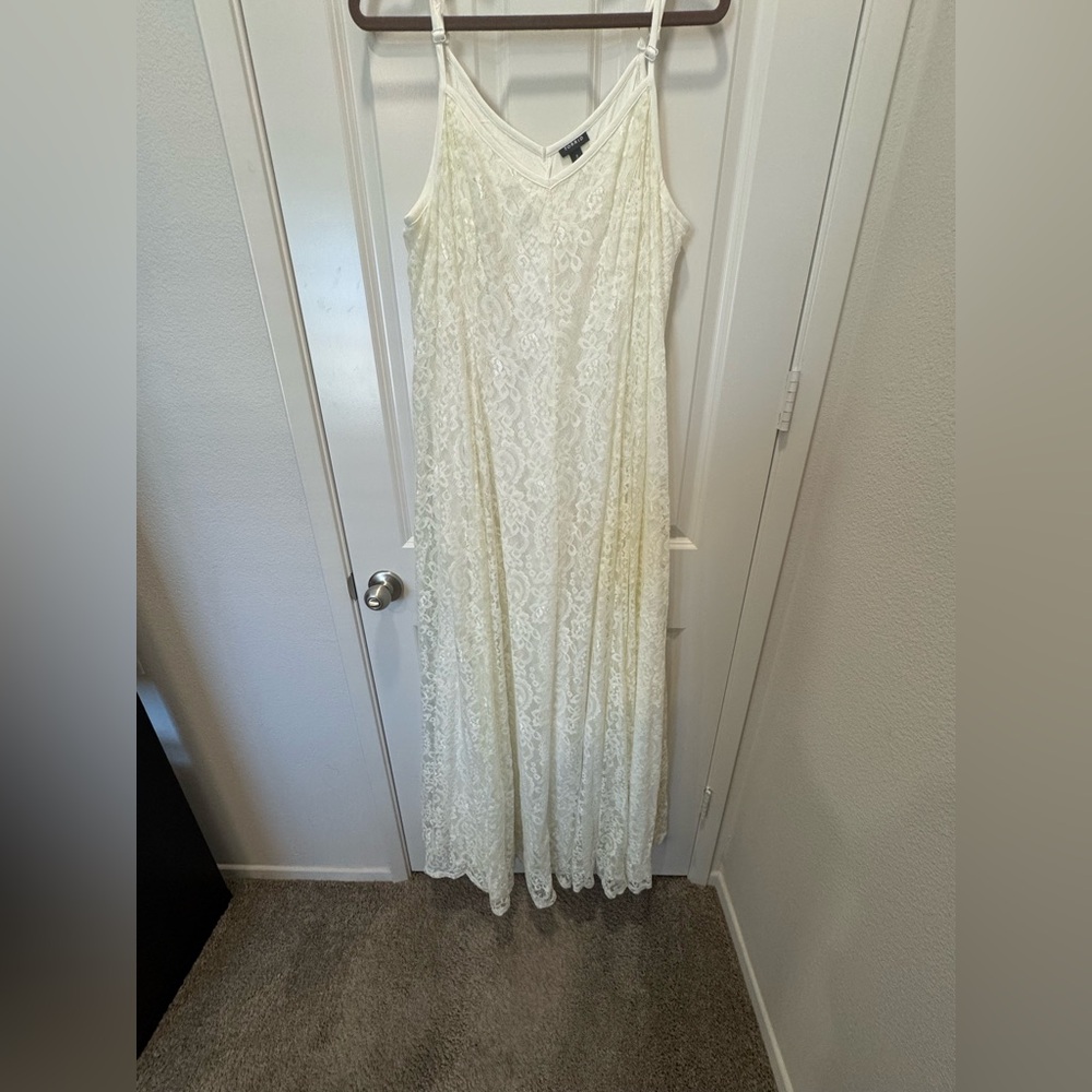 Elegant Cream Lace Dress
